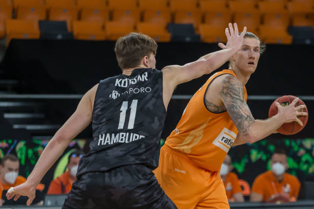 首先是在青 首先是在青